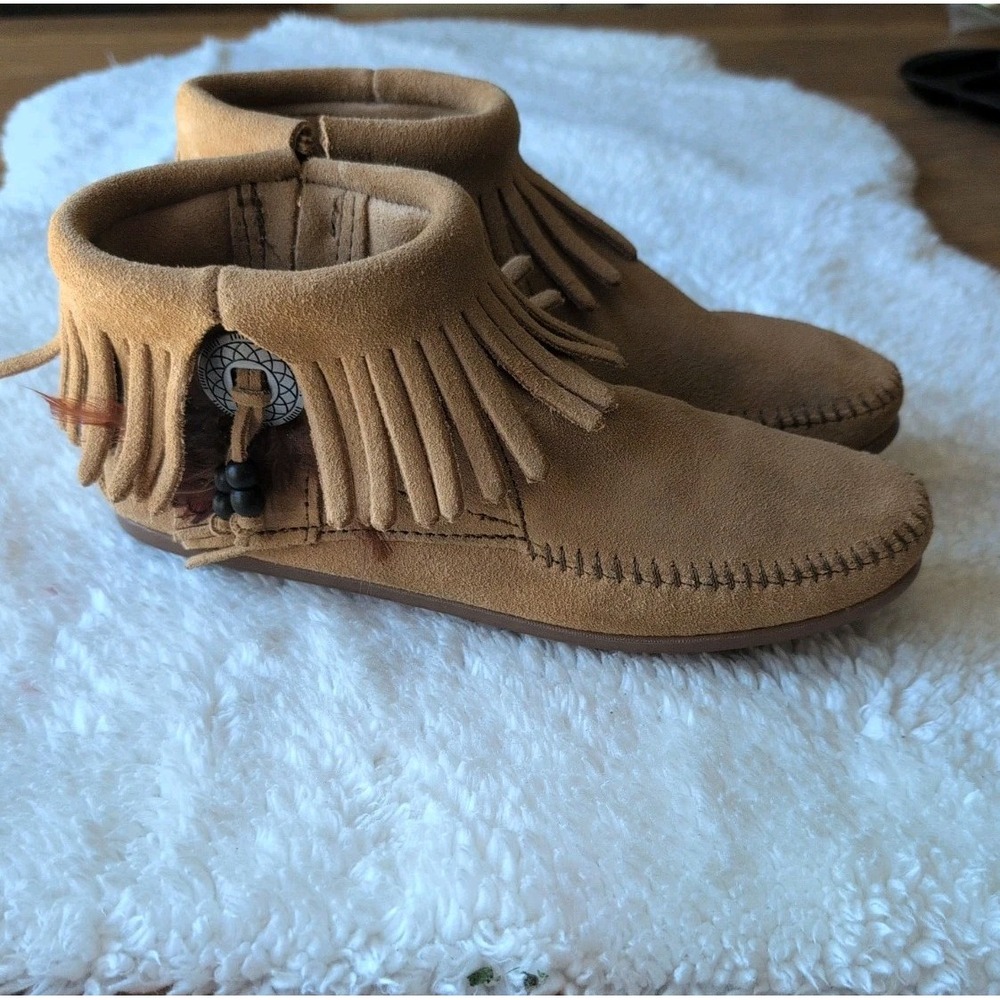 Minnetonka Concho Feather Ankle Boots Suede Fringe Side Zipper Size 7 Moccasins